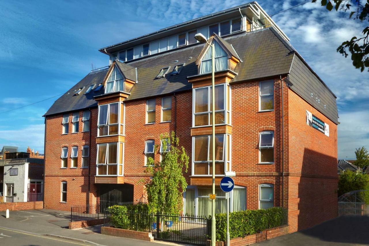 2 Bed 2 Bath At Pelican Hse In Newbury - Free Secure, Allocated Parking Exterior foto