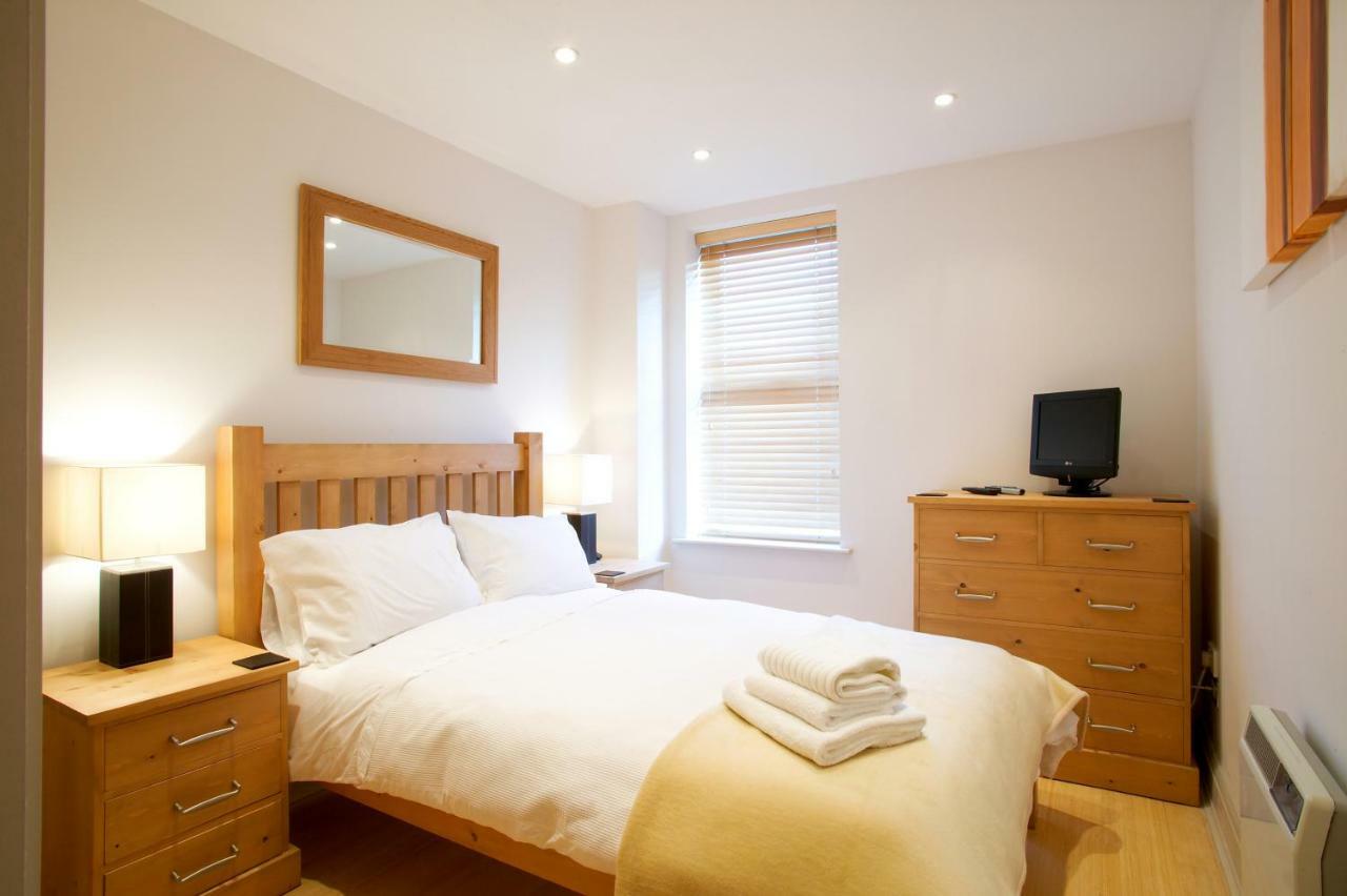 2 Bed 2 Bath At Pelican Hse In Newbury - Free Secure, Allocated Parking Exterior foto
